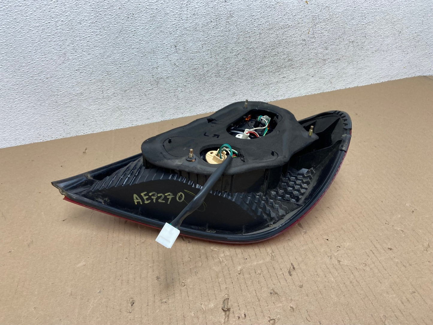 2002 2003 2004 Toyota Camry Left Driver LH Side Tail Light AE7270 LK4