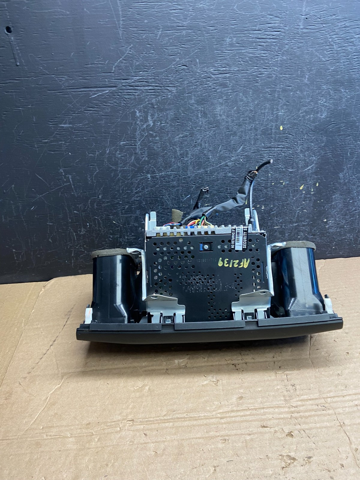 2002 2006 Toyota Camry Radio AM/FM CD Player Air Vent Bezel AF2139 DG4