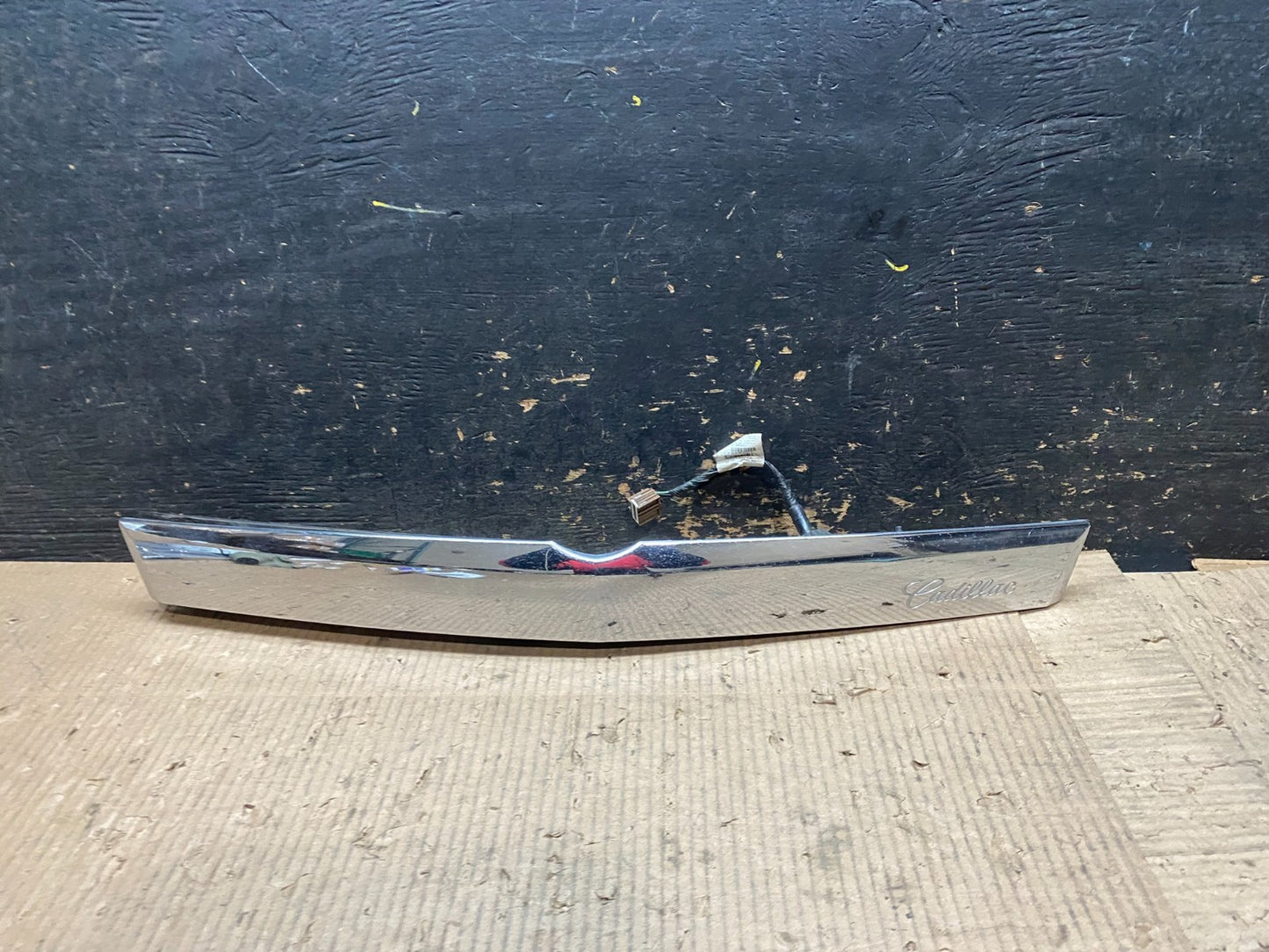 2010-2015 Cadillac SRX Rear Liftgate Tailgate Finish Molding W/ Camera W6184 DG0