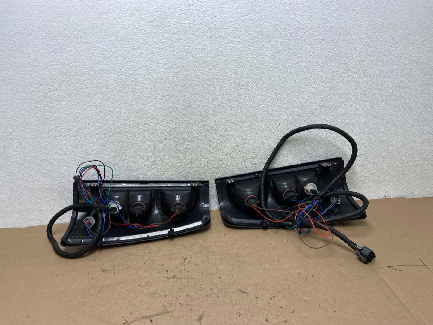 2003-2006 Chevrolet Silverado Left + Right Side Tail lights AG4279 LK5
