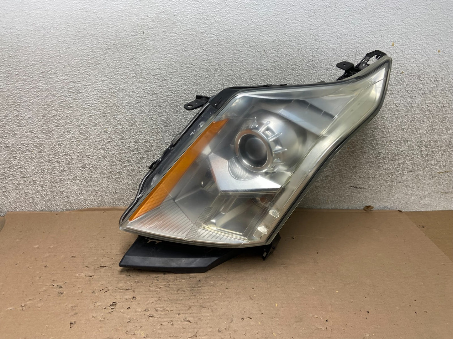 Halogen 2010 to 2016 Cadillac SRX Left Driver LH Side Headlight AB0823 DW0
