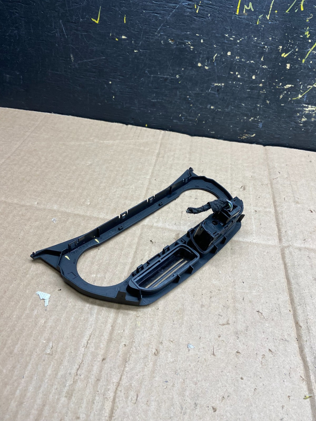 2013 to 2016 Ford Escape Climate Control Trim Panel W/ Switches aa4811 DG3