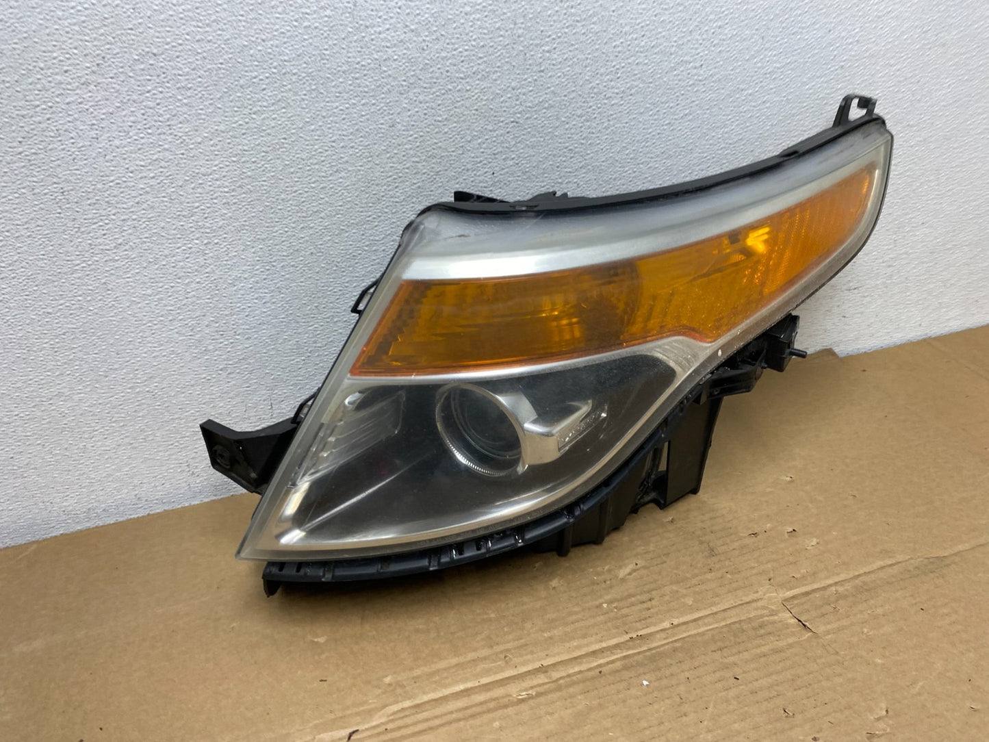 2011 to 2015 Ford Explorer Left Driver LH Halogen Headlight AD3823 DW2