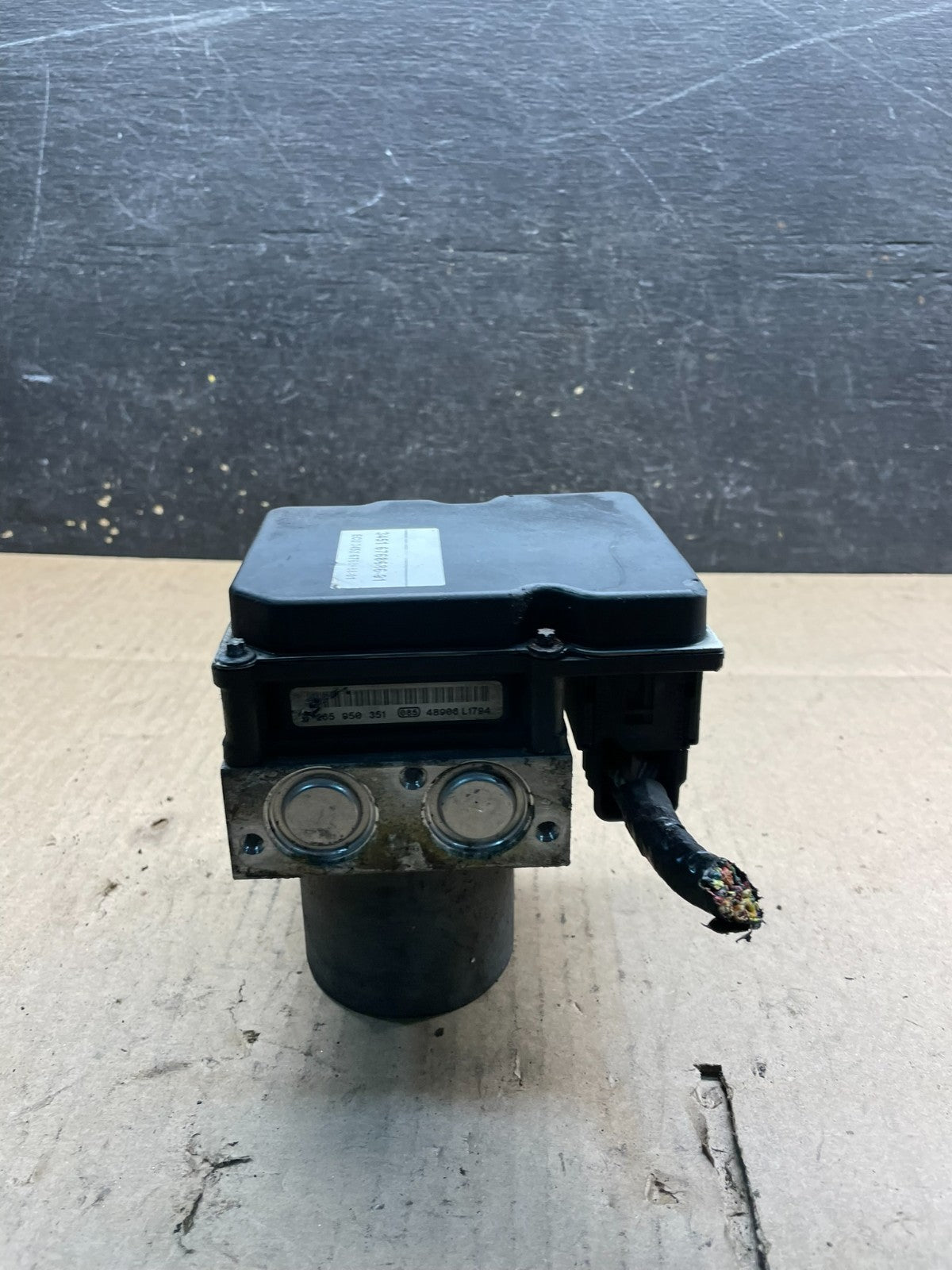 2004 2005 2006 BMW X3 ABS Anti-Lock Brake Pump 3451 6762059-01 OEM V9080 DG3