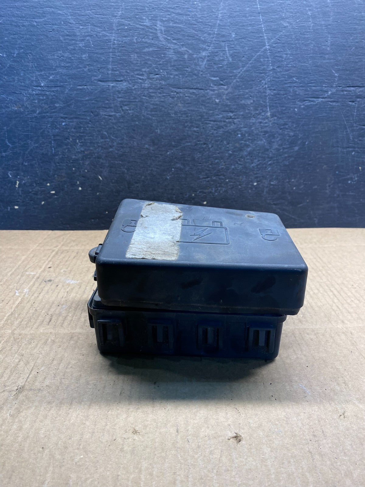 Chevrolet GMC KODIAK TOP KICK C4500 C5500 C6500 Engine Fusebox AH19931
