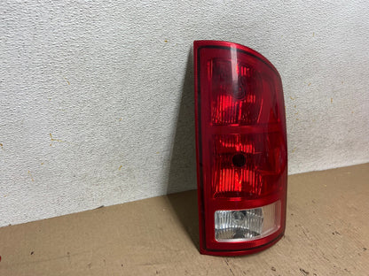 2002 to 2006 Dodge Ram 1500 Right passenger Rh side Tail Light AH5942 LK1