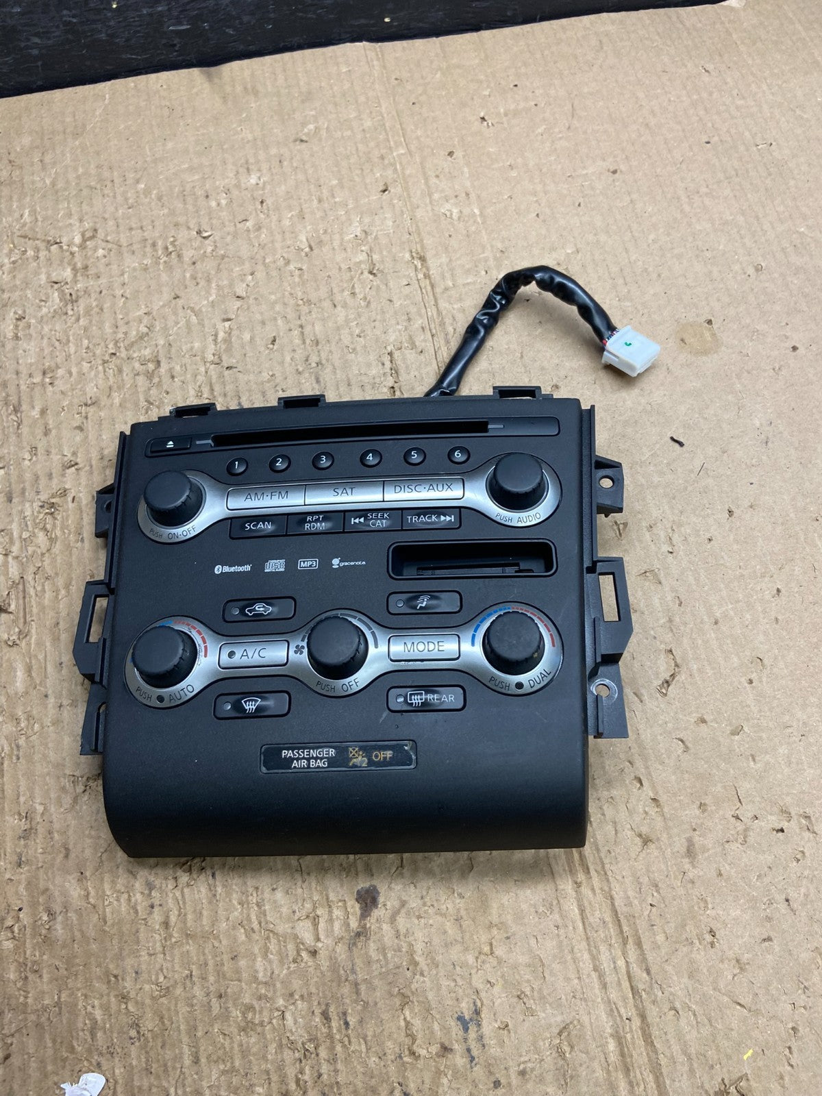 2009 - 2010 Nissan Murano AM FM Radio CD Climate Control Panel AF1680 DG0