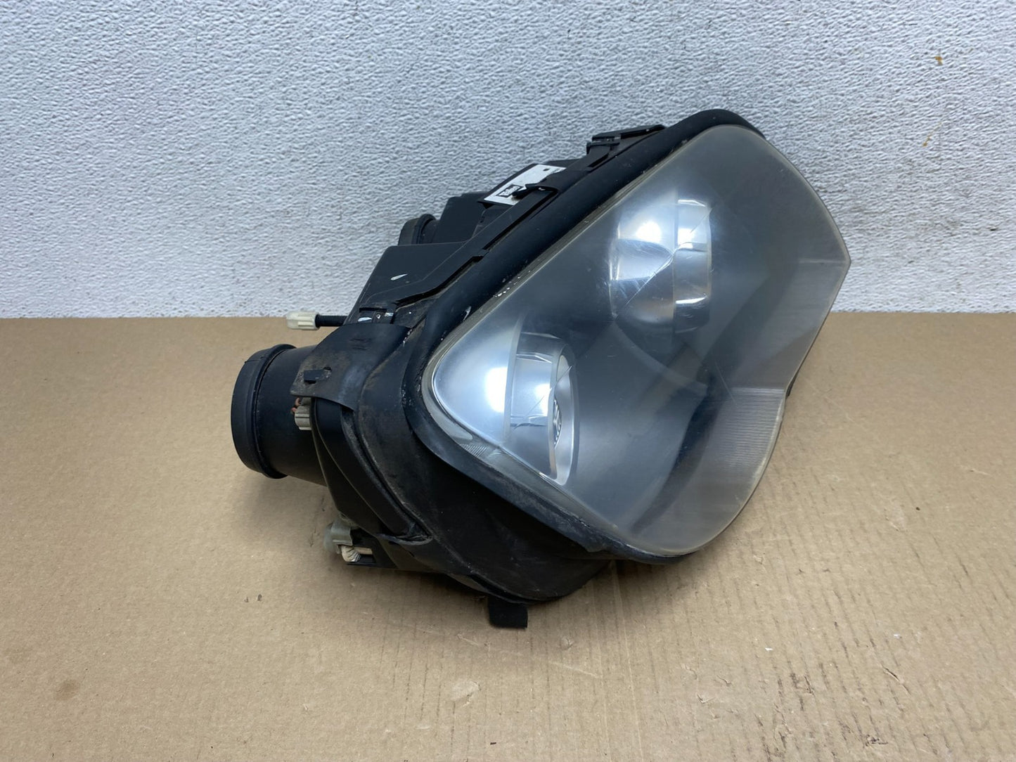 2004 to 20006 Chrysler Crossfire Right Passenger Side Headlight AF57872