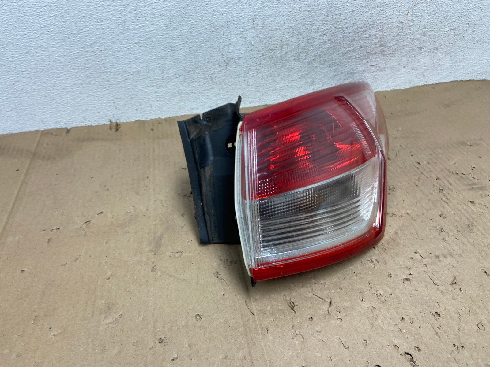 2013 to 2016 Ford Escape Right Passenger RH Side Tail Light AE9383 LK2