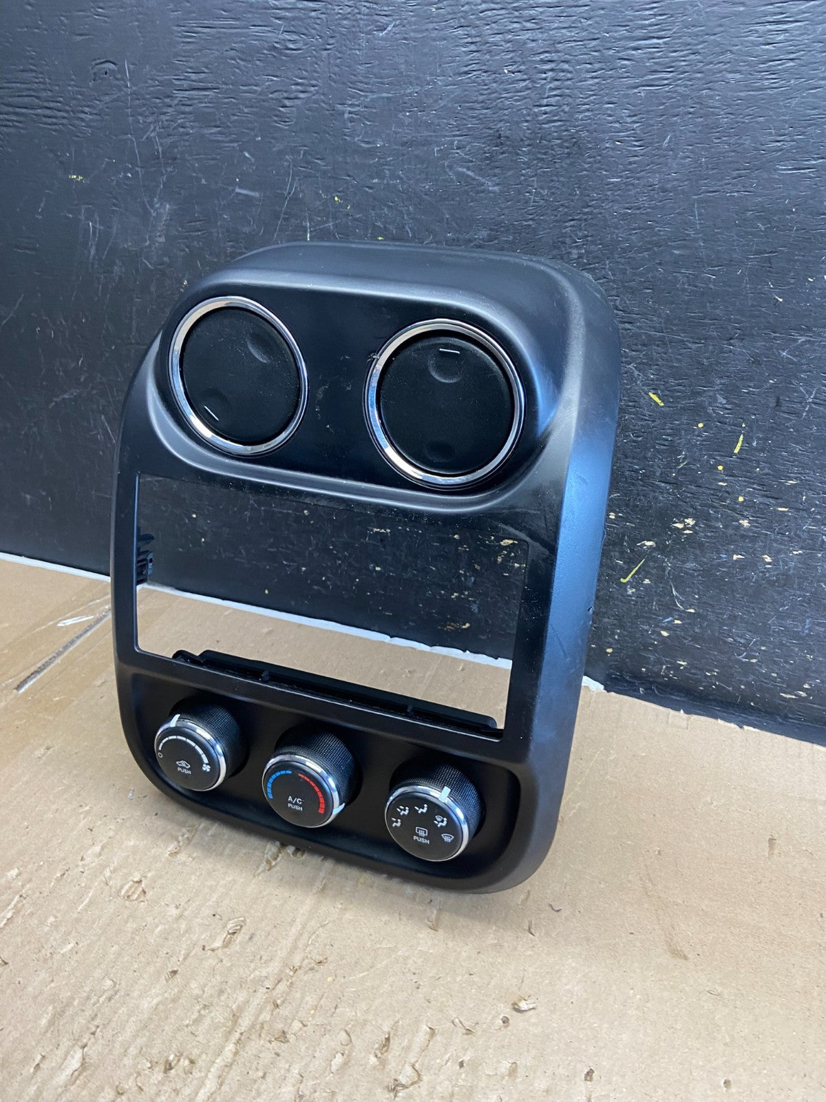 2011 to 2017 Jeep Compass Dash Climate Temperature Control Radio Bezel ab2283 DG1