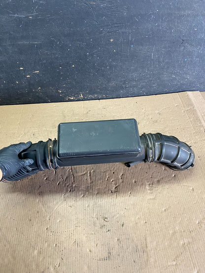 2009 to 2011 Kia Borrego Air Intake Duct Tube Pipe Oem P4044 DG0