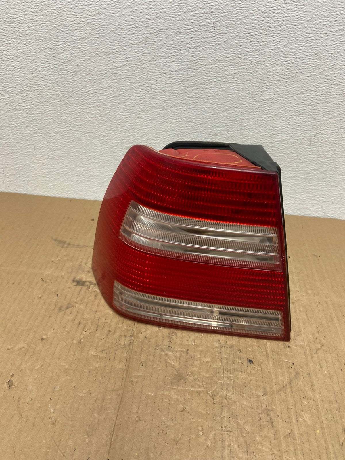 2004 to 2005 Volkswagen Jetta Left Driver LH Side Tail Light OEM AB8375 LK0