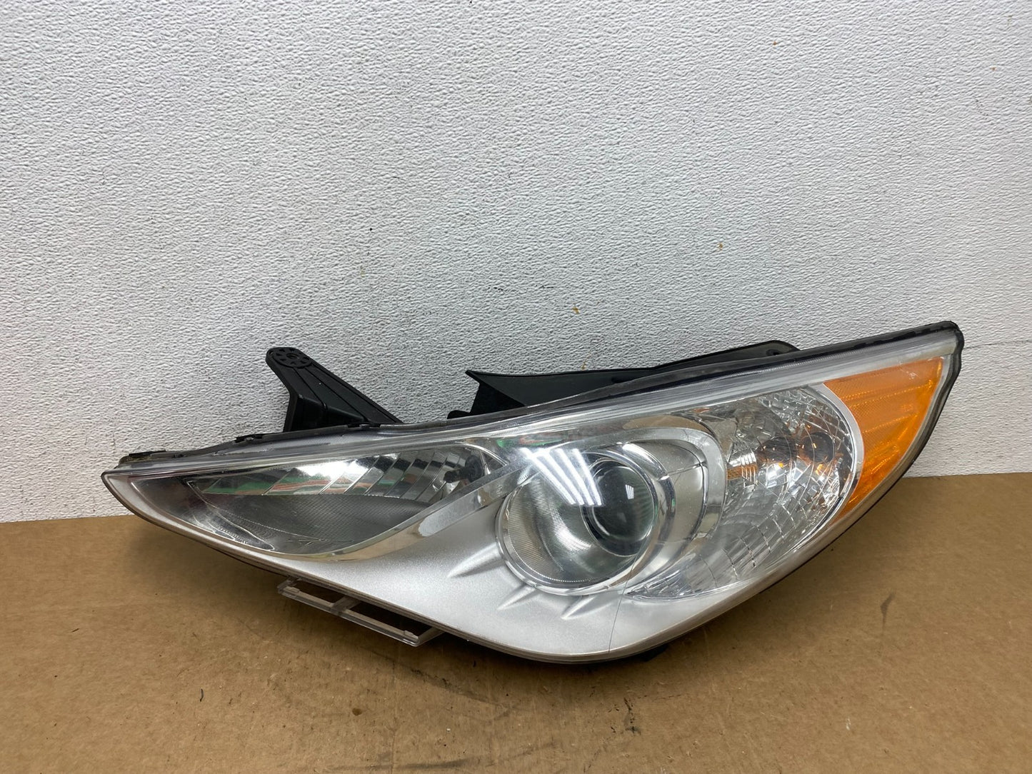 2011 - 2014 Hyundai Sonata Left Driver Lh Side Headlight Halogen AD6300 DW0