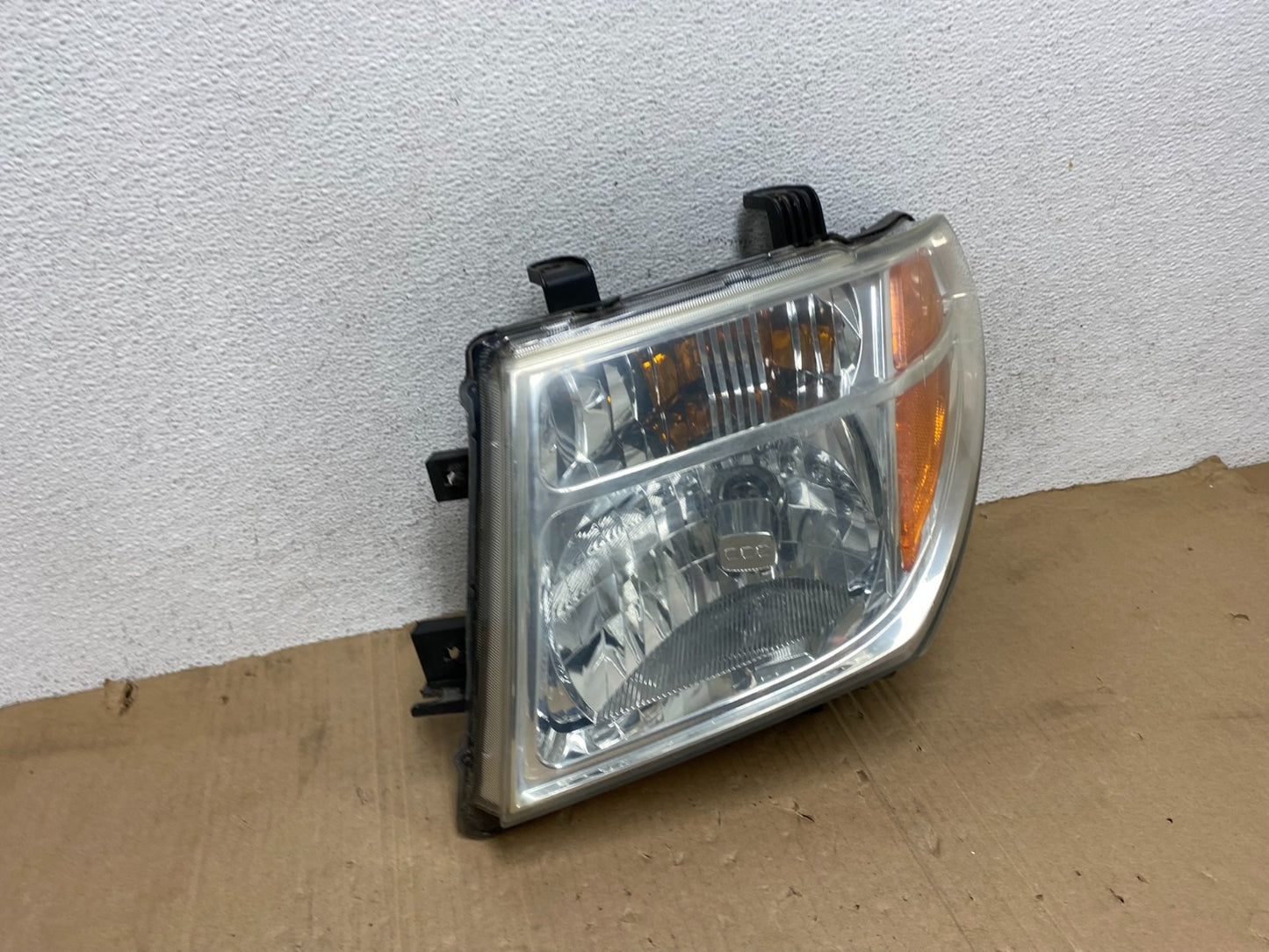 2005-2007 Nissan Pathfinder Halogen Headlight Left Driver LH AE9153 DW2