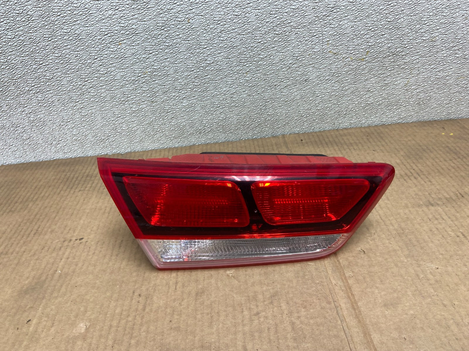 2016 - 2020 Kia Optima Left Driver LH Side LED Inner Tail Light Oem AA5319 DW0