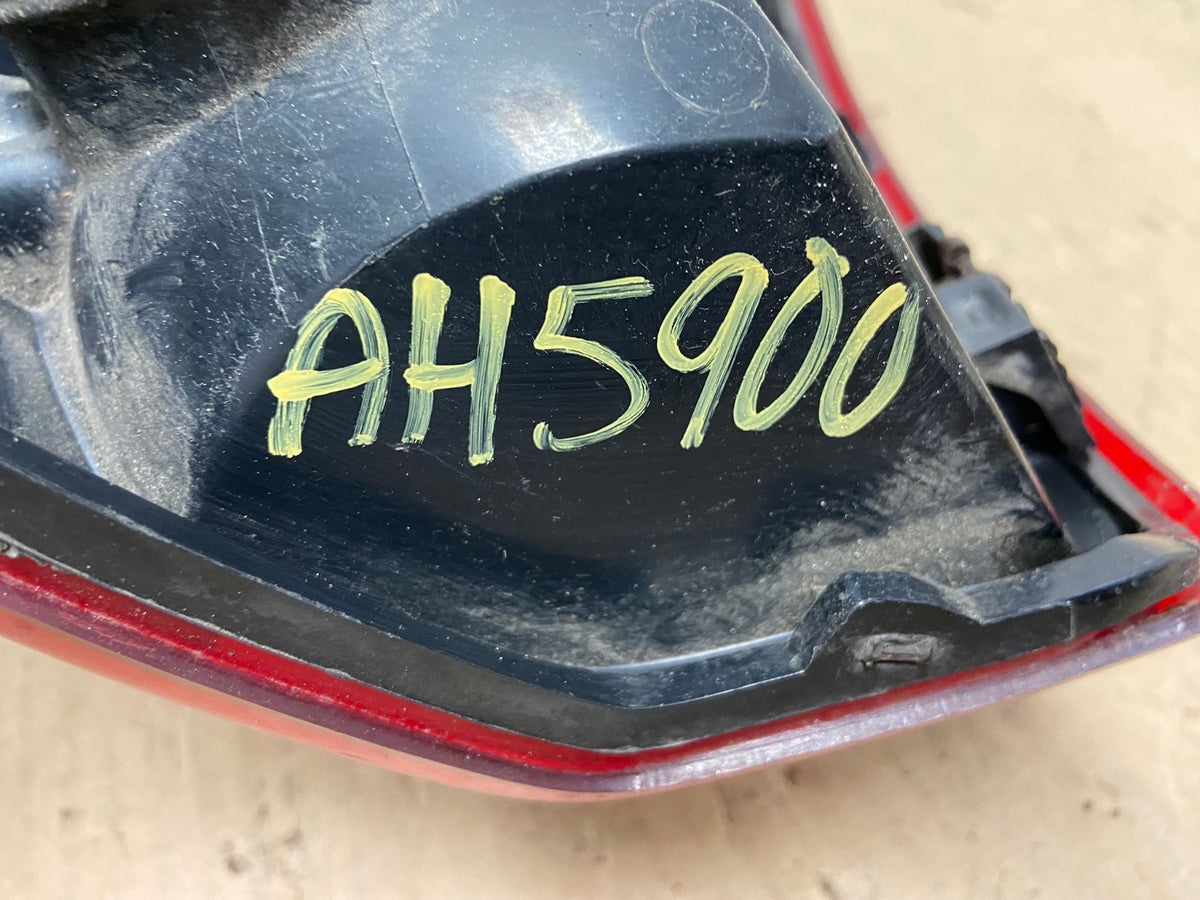 1999 - 2004 Jeep Grand Cherokee WJ Left Driver Lh Tail Light AH5900 LK6