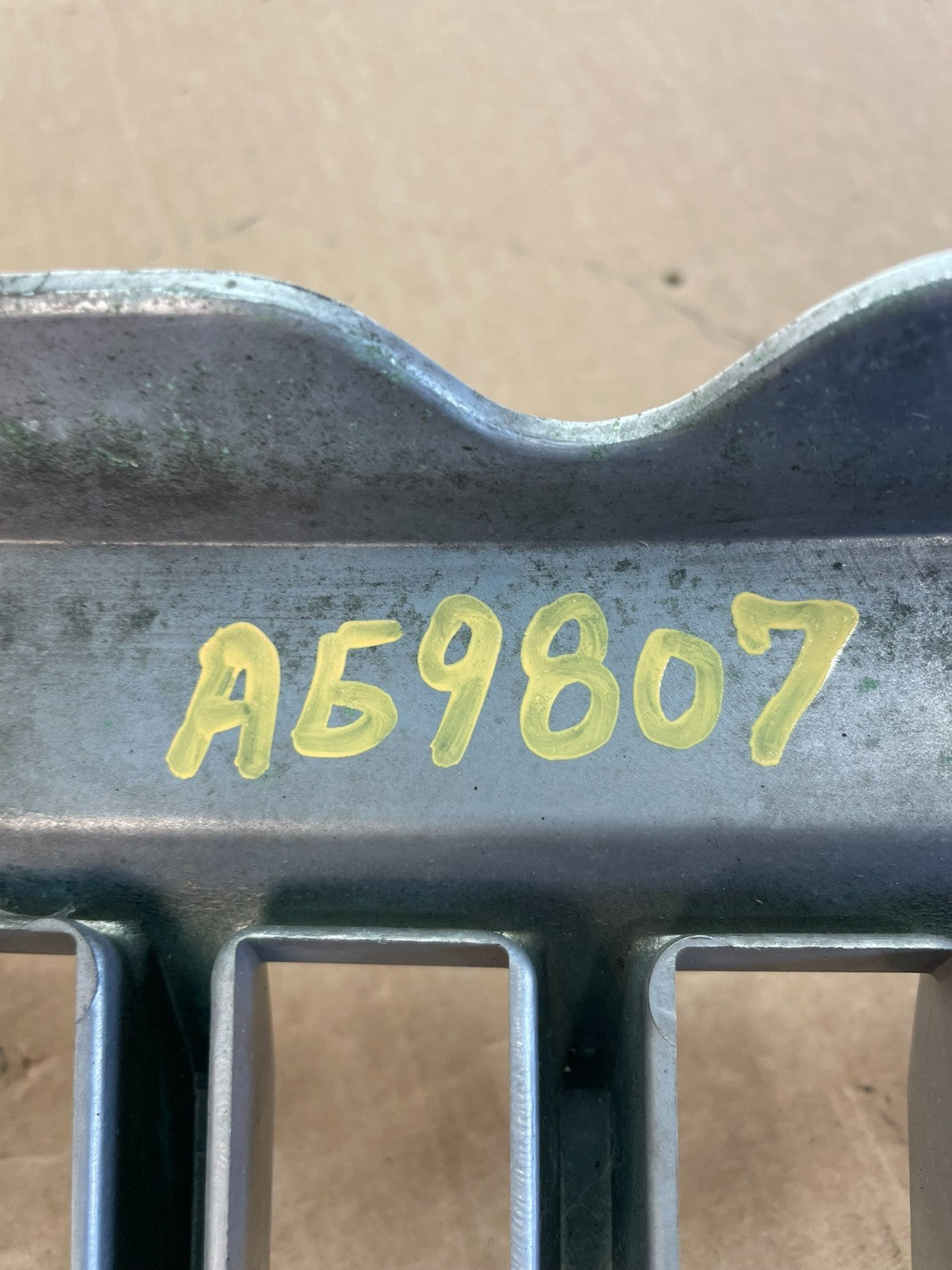 2002 to 2005 Mercury Mountaineer Front Upper Grill Grille AG9807 DG5