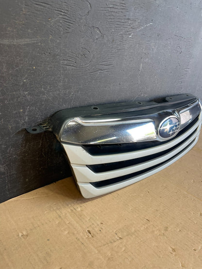 2010 to 2012 Subaru Legacy Outback Wagon Front Grill Grille AD8577 DG2