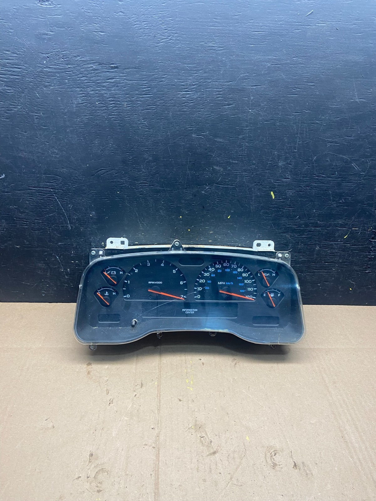 2001 2002 2003 Dodge Durango Speedometer Instrument Cluster Gauge ag0741 DG0