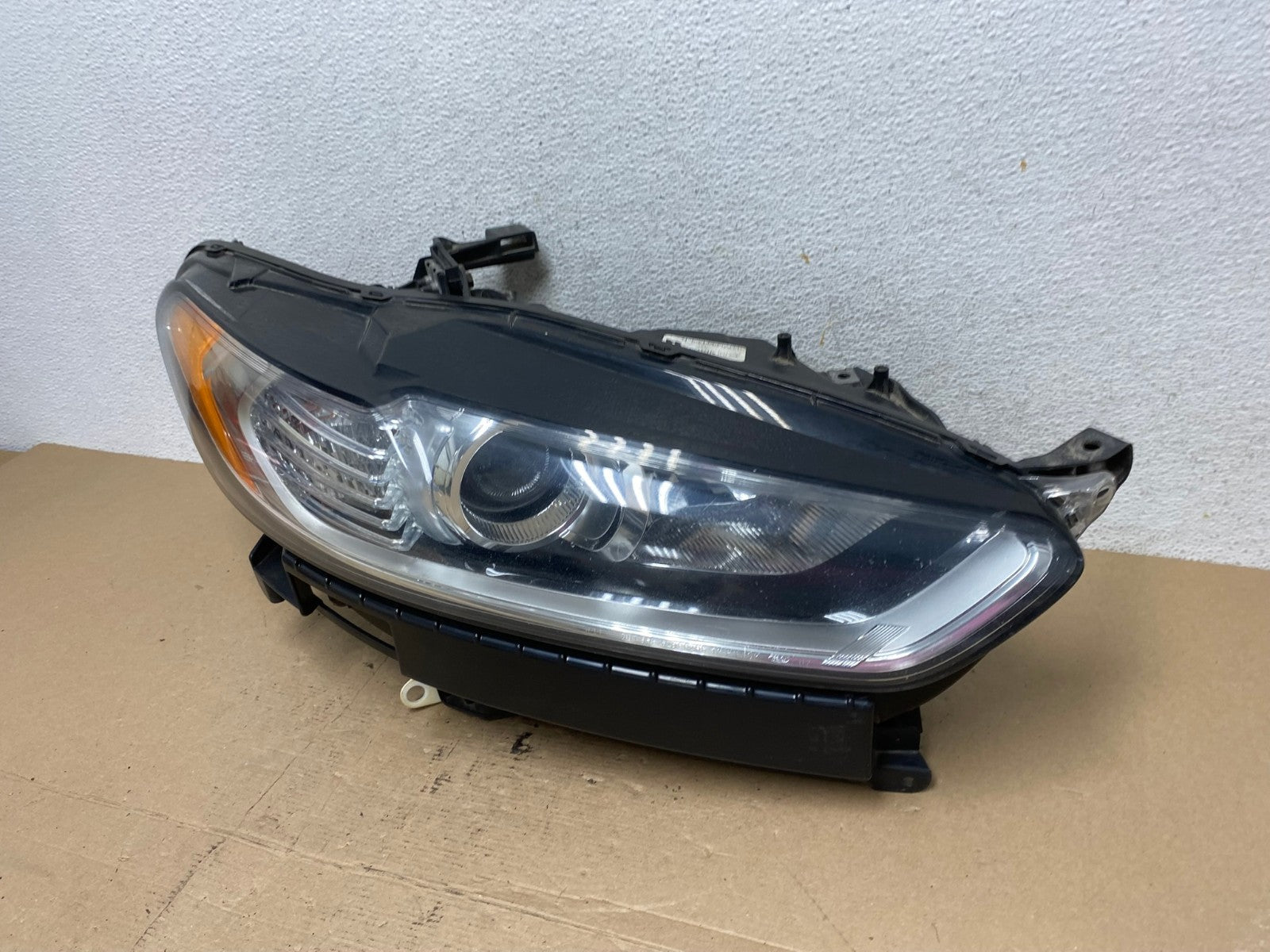 2013 to 2016 Ford Fusion Right Passenger Rh Side Headlight AF4459 LK1