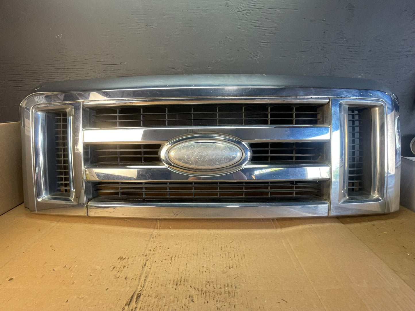 2008 to 2014 Ford Econoline E150 E250 Front Upper Chrome Grill Grille AC5423 DG0