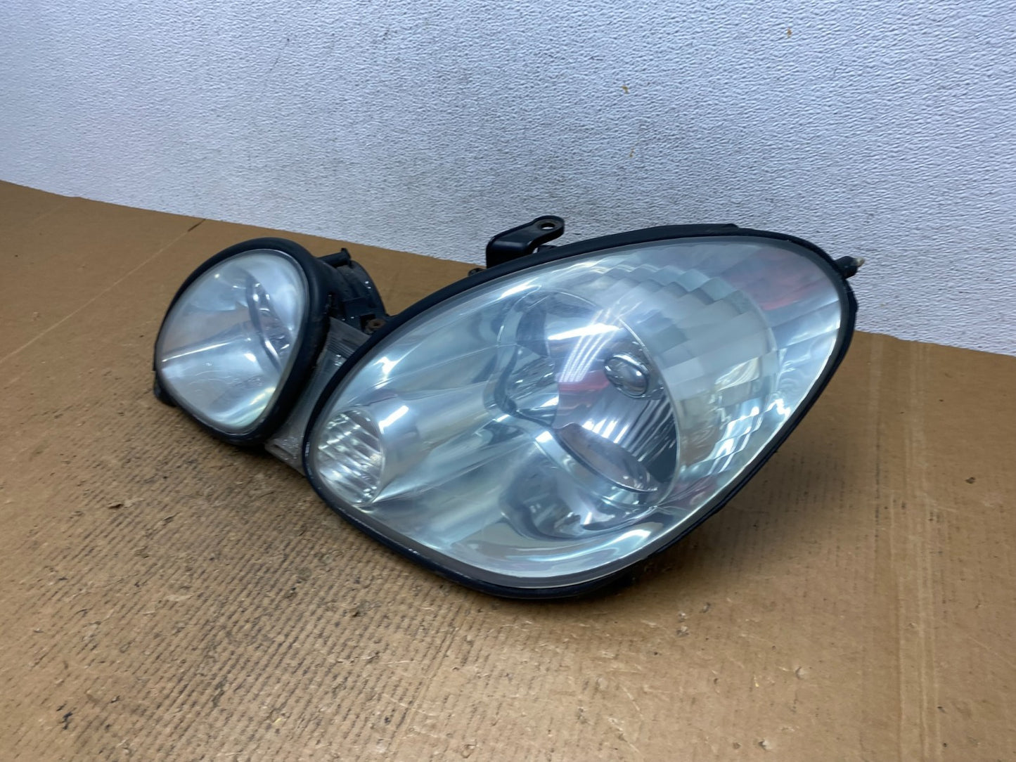 2001 to 2005 Lexus GS430 Gs300 Left Driver Lh Headlight Halogen AE2795 DW1