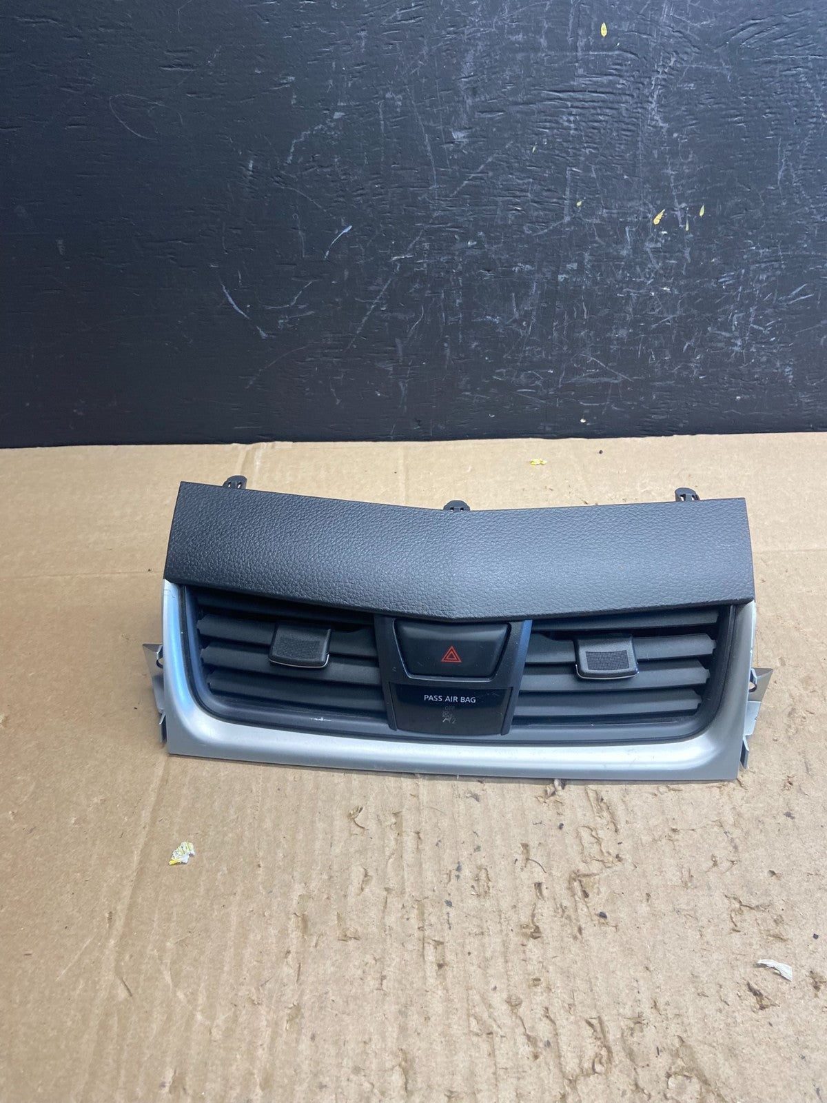 2016-2018 Nissan Altima Center Dash Vents Ac Air Vent Trim Panel Bezel AB9676 DG0