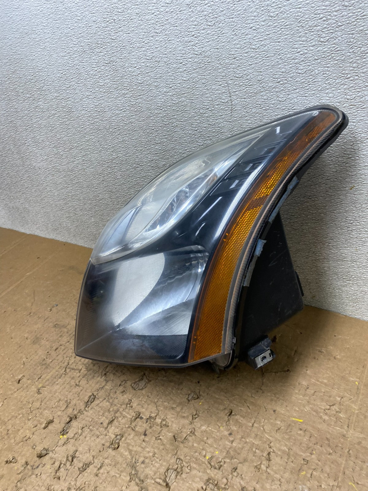 2010-2012 Nissan Sentra Halogen Left Driver LH Black Headlight V8473 DW1