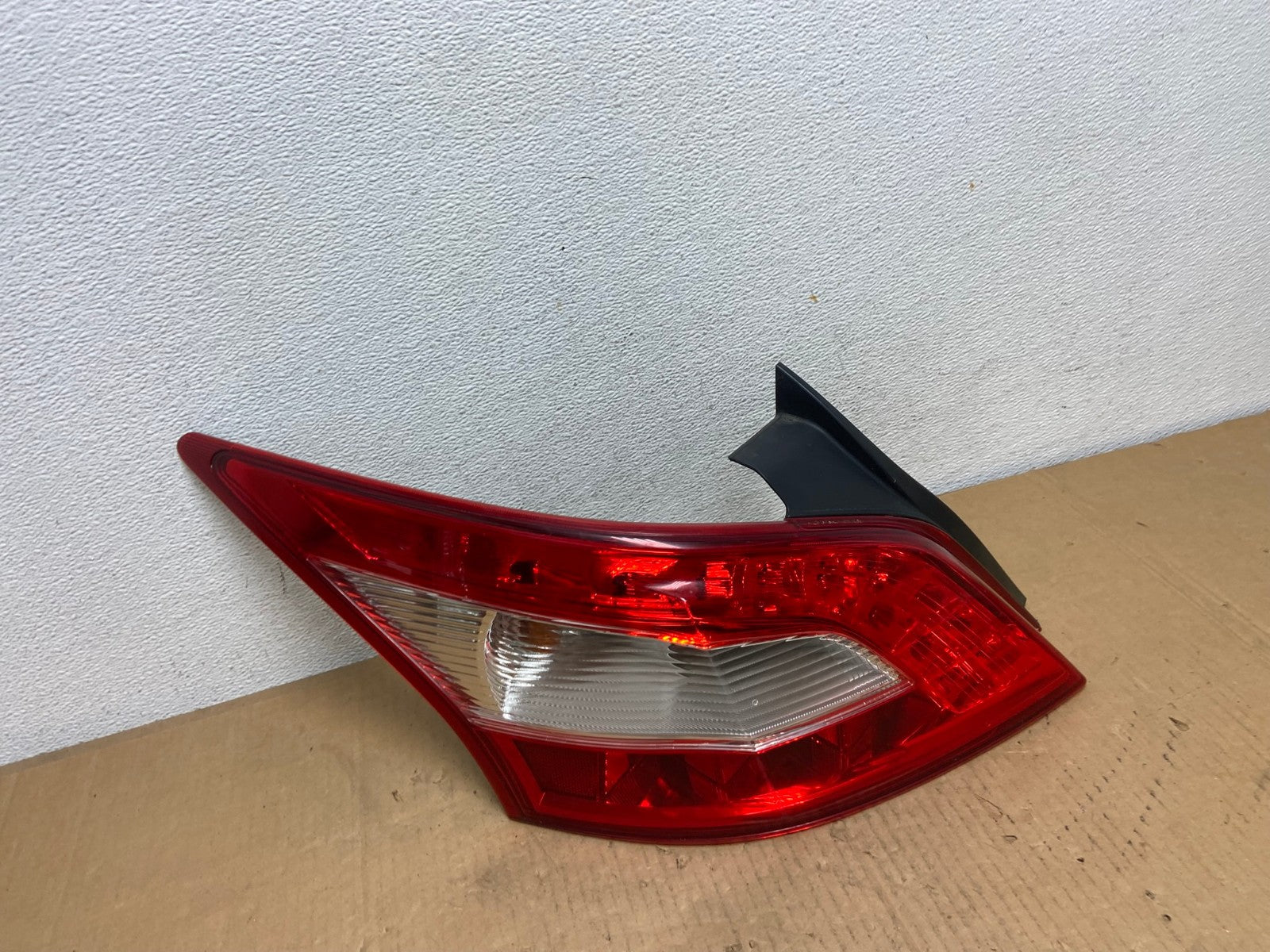 2009 2010 2011 Nissan Maxima Left Driver Lh Side Tail light AD0951 LK2