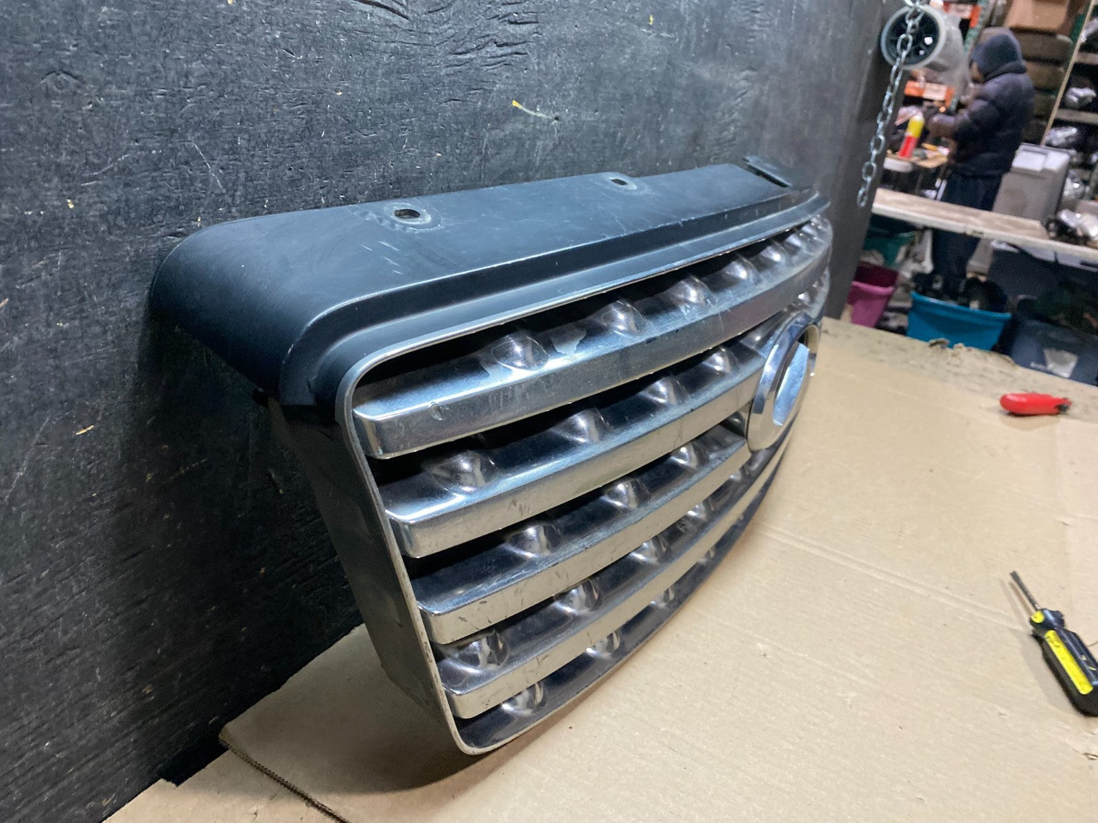 2003 2004 2005 Infiniti FX35 Grill Grille W/ Emblem Oem x3041 DG2