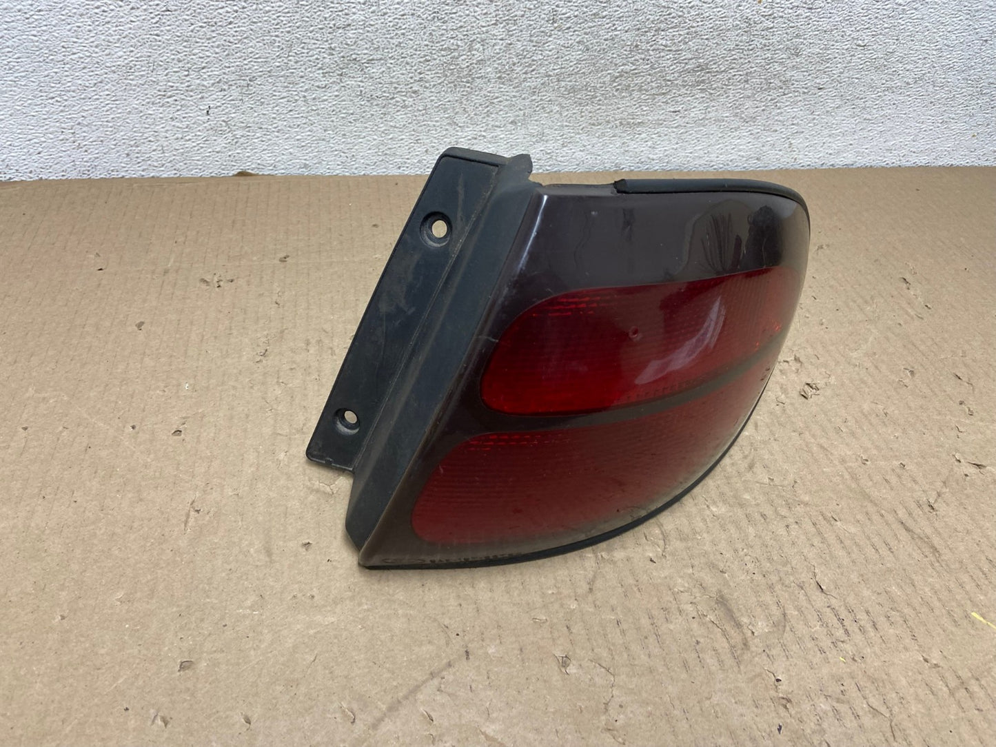 1998 - 1999 Ford Taurus Wagon Right Passenger RH Side Tail Light AG5945 LK2