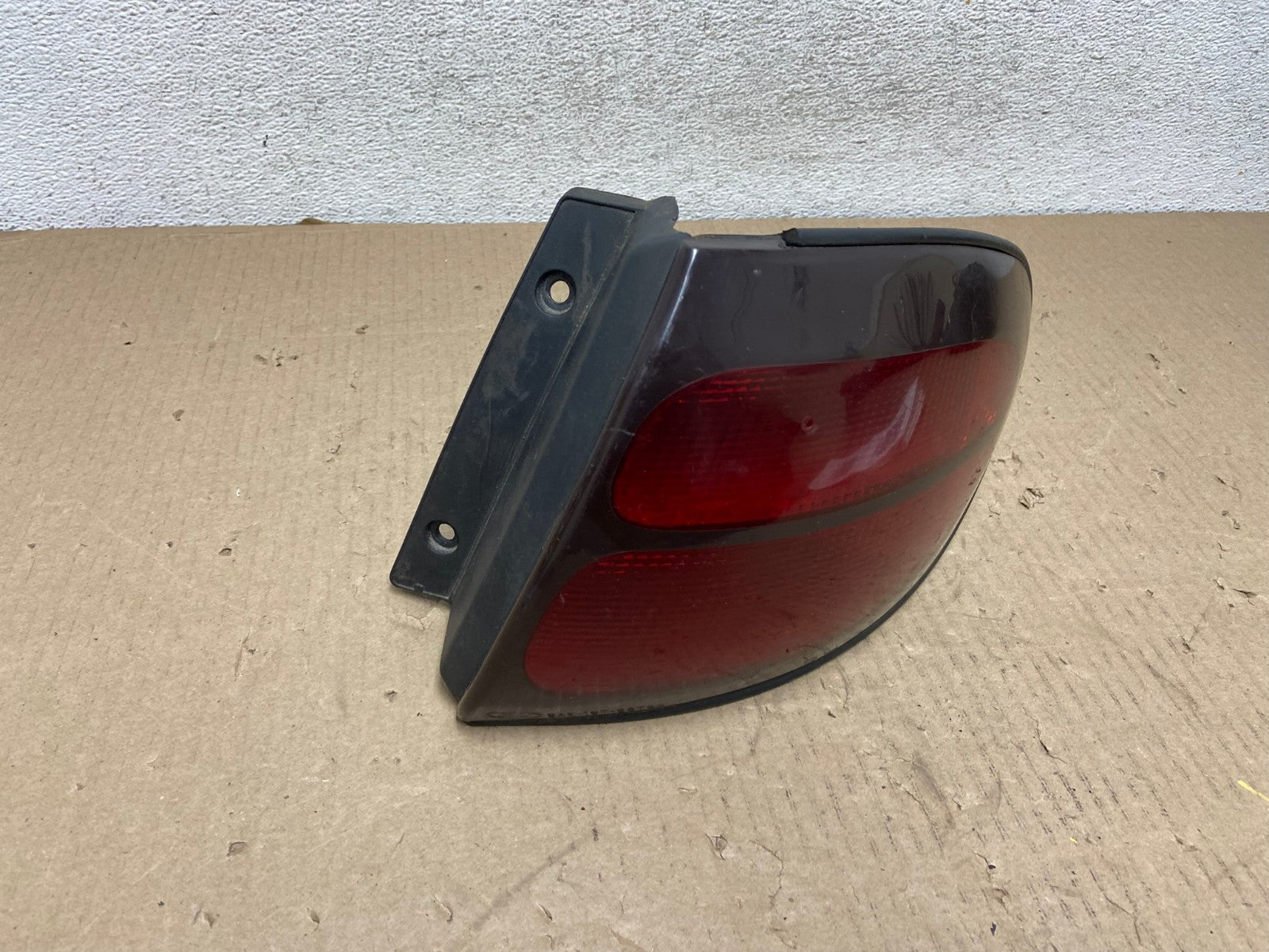 1998 - 1999 Ford Taurus Wagon Right Passenger RH Side Tail Light AG5945 LK2