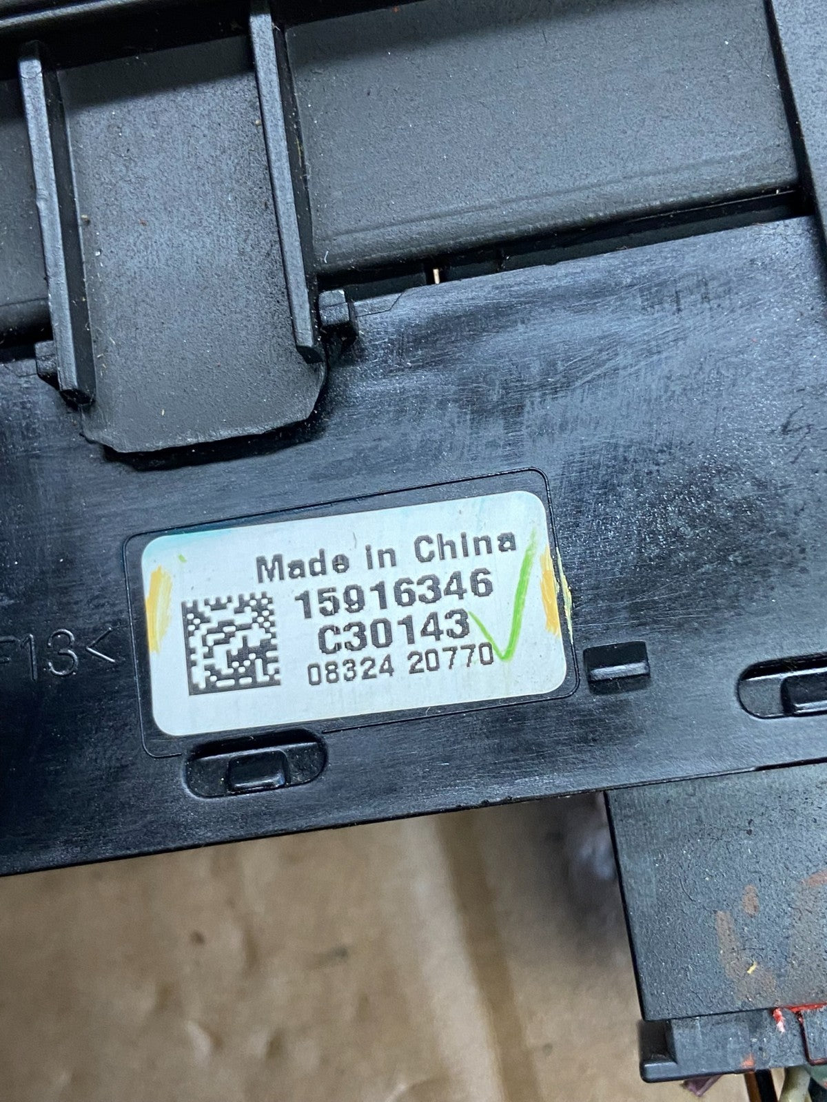 2007 to 2014 Silverado Sierra Center Console Radio Bezel Air Vents AI6061 DG5