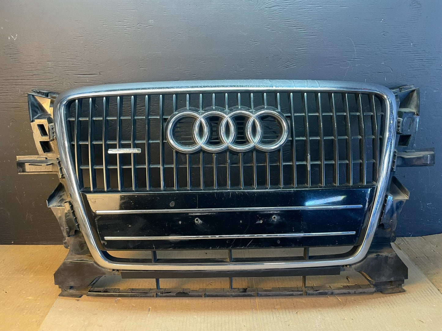 2013 to 2015 Audi Q5 Front Upper Grill Grille Chrome Black ab7888 DG0