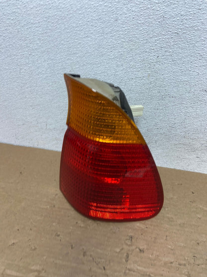 2000 2001 2002 2003 BMW E53 X5 Right Passenger RH Tail Light AD4076 LK0