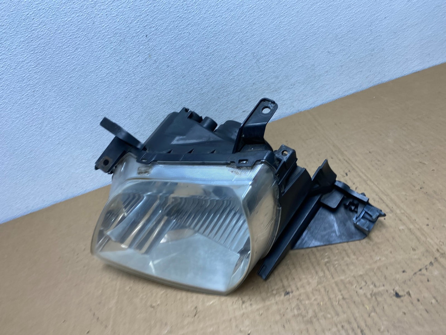 2002 - 2003 Mazda Mpv Left Driver LH Headlight AC7761 DW1