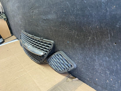 2005 to 2009 Saab 9-7x Front Upper LH Center RH Set Grille Grill OEM Q0504 DG1