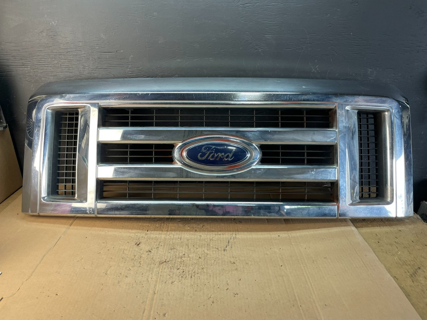 2008 to 2014 Ford Econoline E150 E250 Front Upper Chrome Grill Grille AD8297 DG0