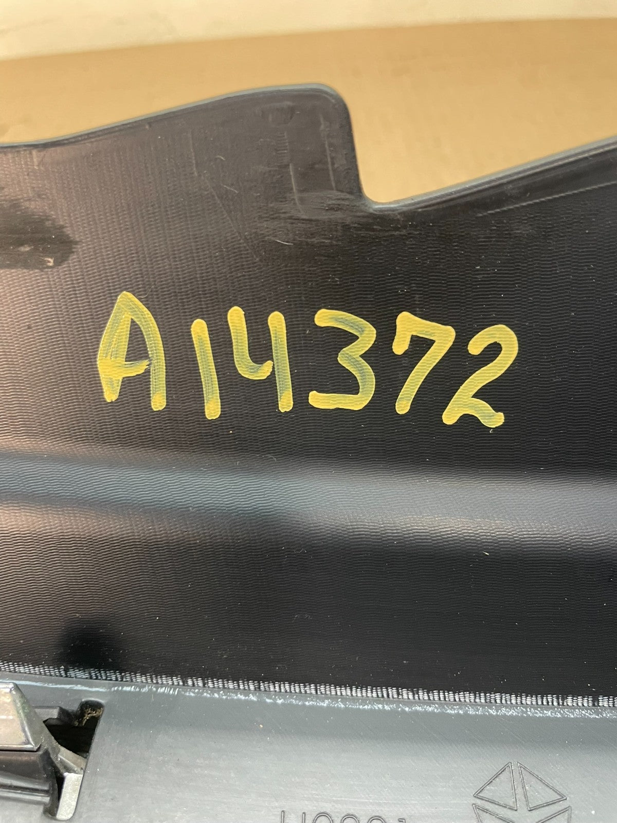 2011 to 2016 Chrysler Town & Country Front Upper Grill Grille AI4372 DG5