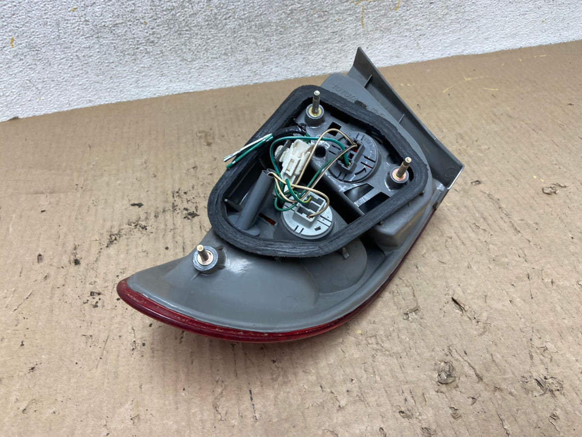 1998 1999 2000 Toyota Corolla Left Driver Lh Side Tail light AH6032 LK3