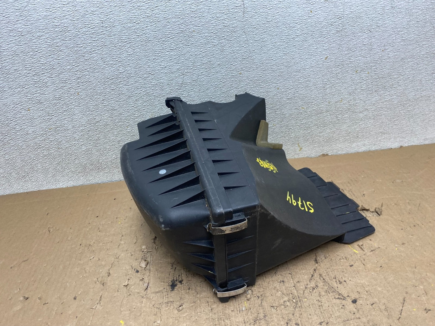 2006 to 2008 BMW 7 E65 E66 750Li 750i Left Side Air Cleaner Intake Box S1794 DG4