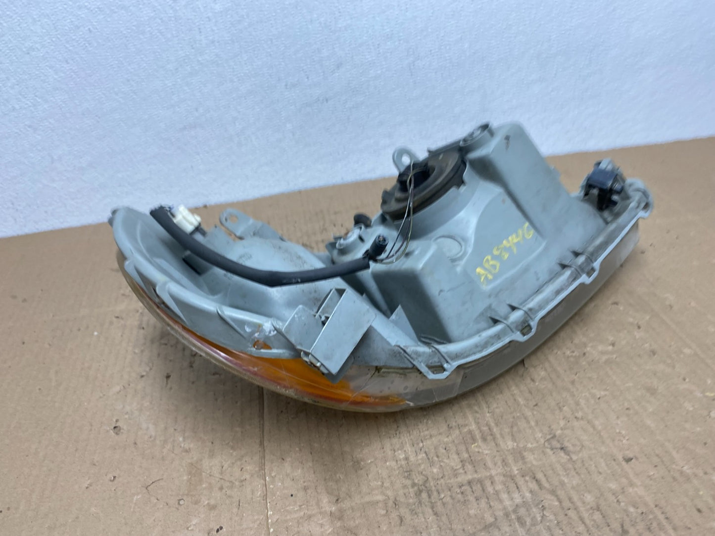 2000 2001 2002 Toyota Echo Left Driver LH Side Headlight AB8446 DG7