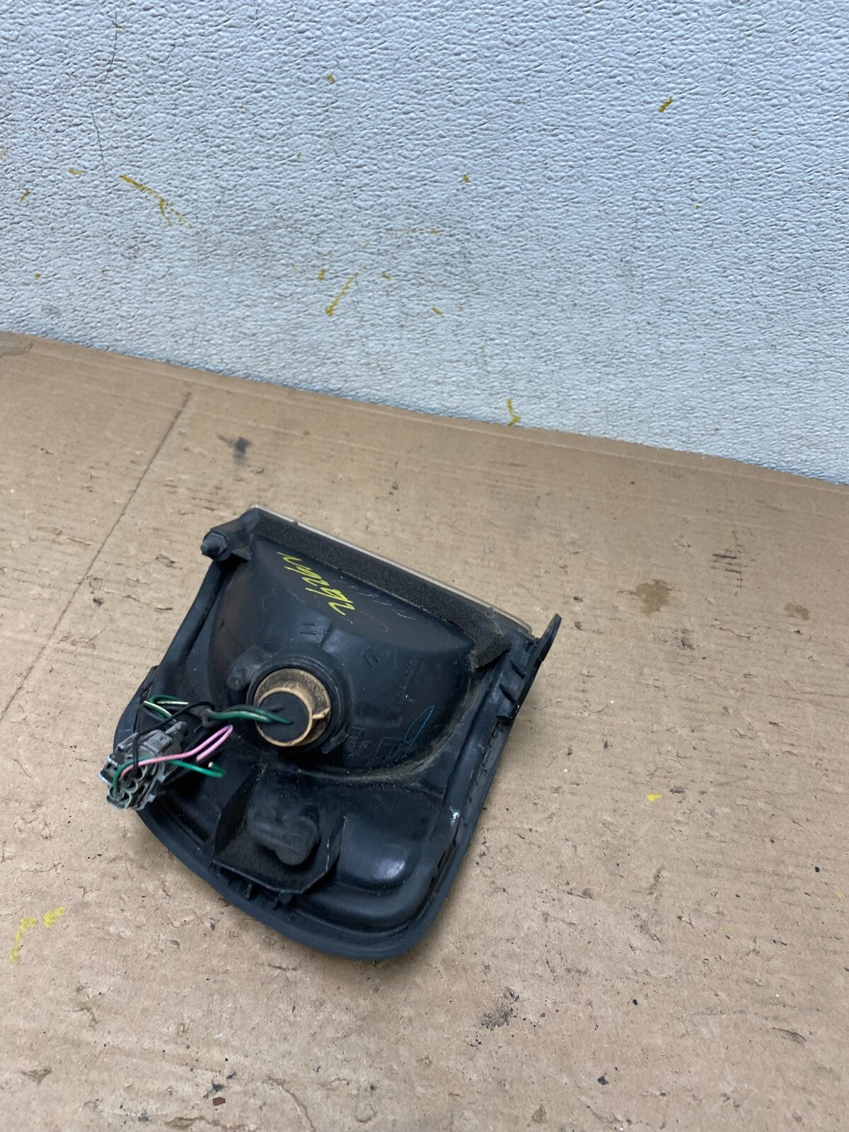 1999 - 2004 Nissan Pathfinder Passenger Corner Park Light Turn Signal N9292 DW4