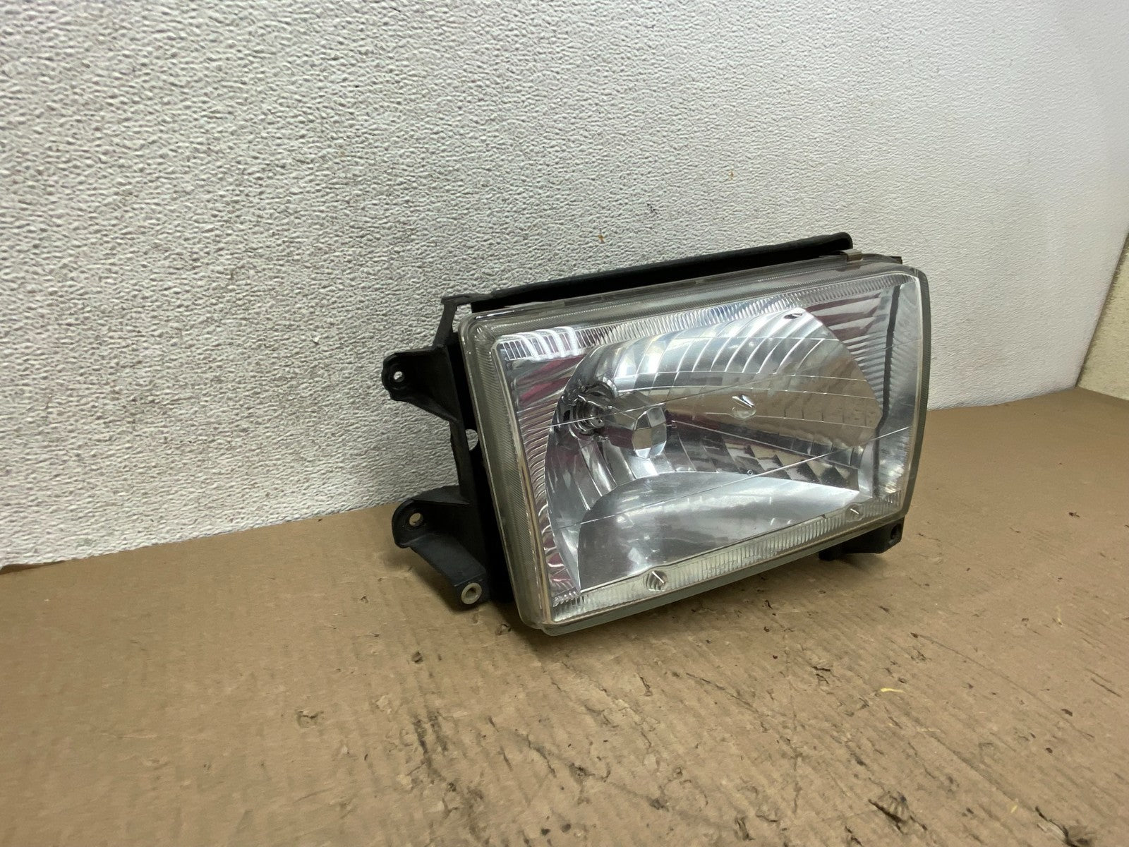 1996 to 2002 Toyota 4Runner Halogen Right Headlight AG8080 DW1