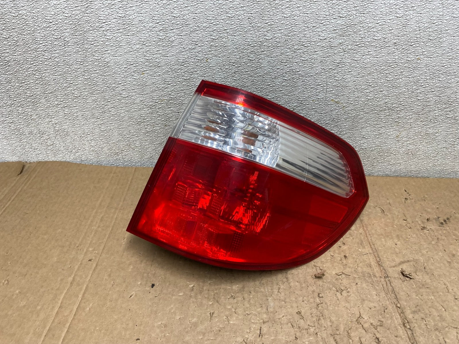 2005 2006 2007 Honda Odyssey Right Passenger RH Side Tail Light Oem V3720 DW0