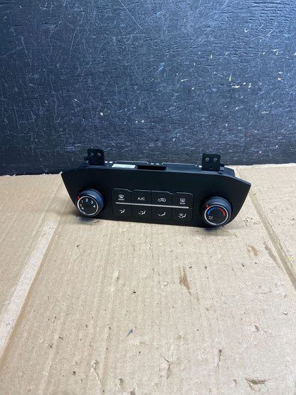 2010 to 2015 Kia Sportage Center Radio Climate Control Clock Trim AI2699 DG0