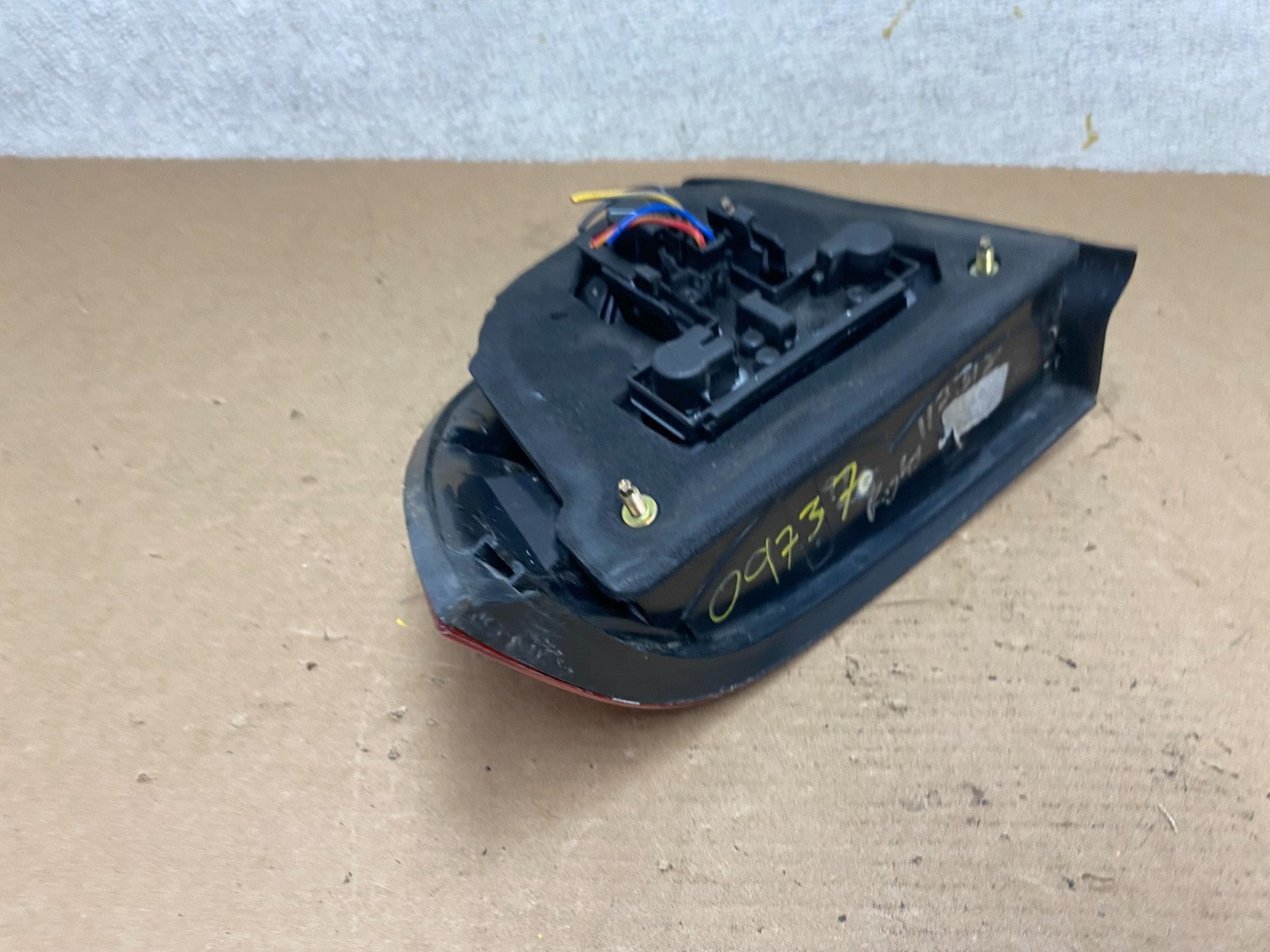 1999 to 2001 Saab 9-5 Right Passenger RH Tail Light Sedan OEM O9737 DW6