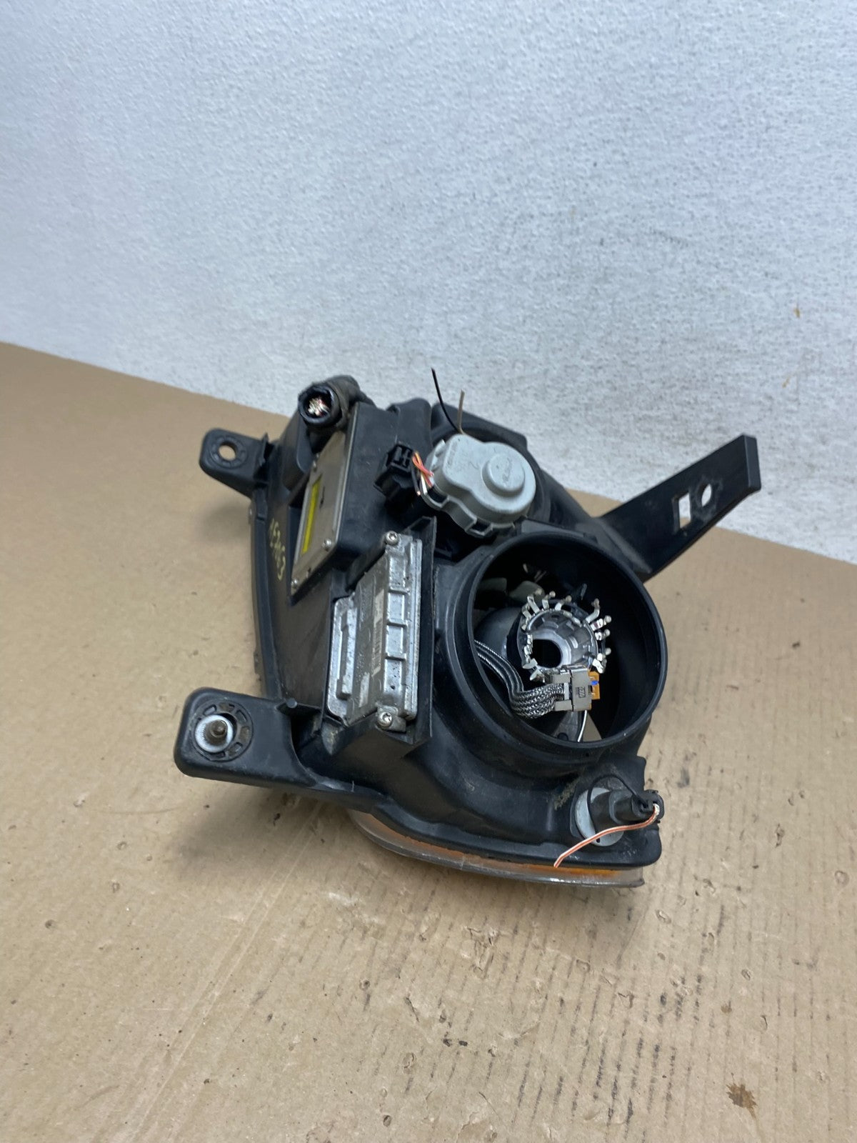 2011-2013 Jeep Grand Cherokee Right Passenger Xenon Headlight AE7063 DW6