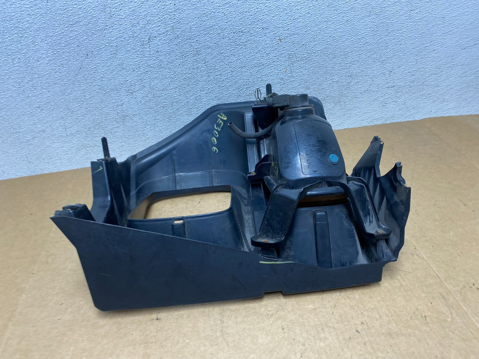 2008-2017 Ford E150 E250 E350 Van Left Side Headlight Bezel Trim AE3006 DW7