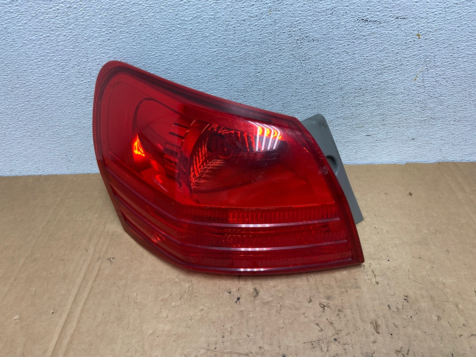 2008 to 2015 Nissan Rogue Left Driver Lh Side Tail Light AD3279 LK0